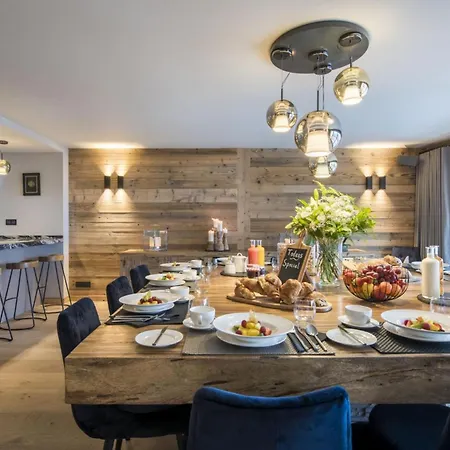 Chalet Zell: Alpine Charm Meets Modern Luxury Apartment *