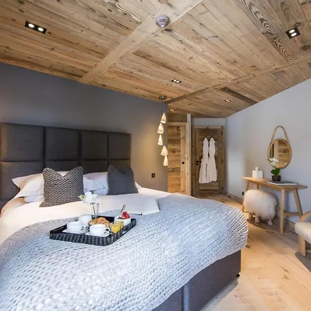 アパート Chalet Zell: Alpine Charm Meets Modern Luxury ツェル アム ゼー