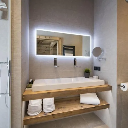 アパート Chalet Zell: Alpine Charm Meets Modern Luxury